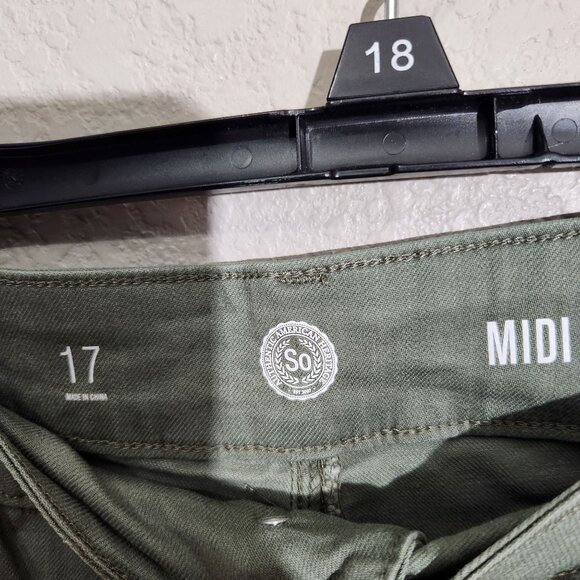 So Womens Olive Green Midi Low Rise Stretch Shorts Size 17 - Picture 5 of 16